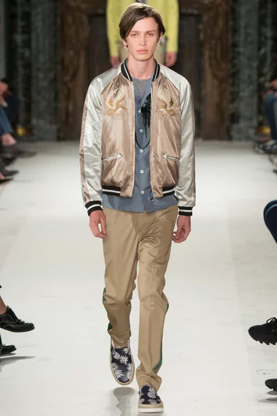 Look 8